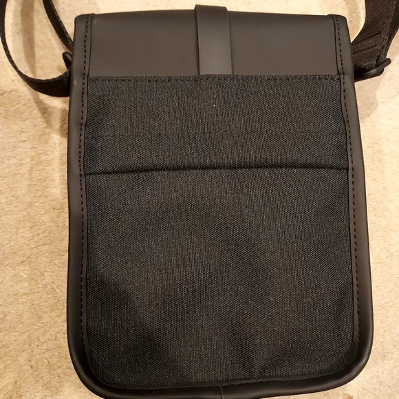 RAINS Crossbody Messenger Flight Bag - Picture 3 of 6